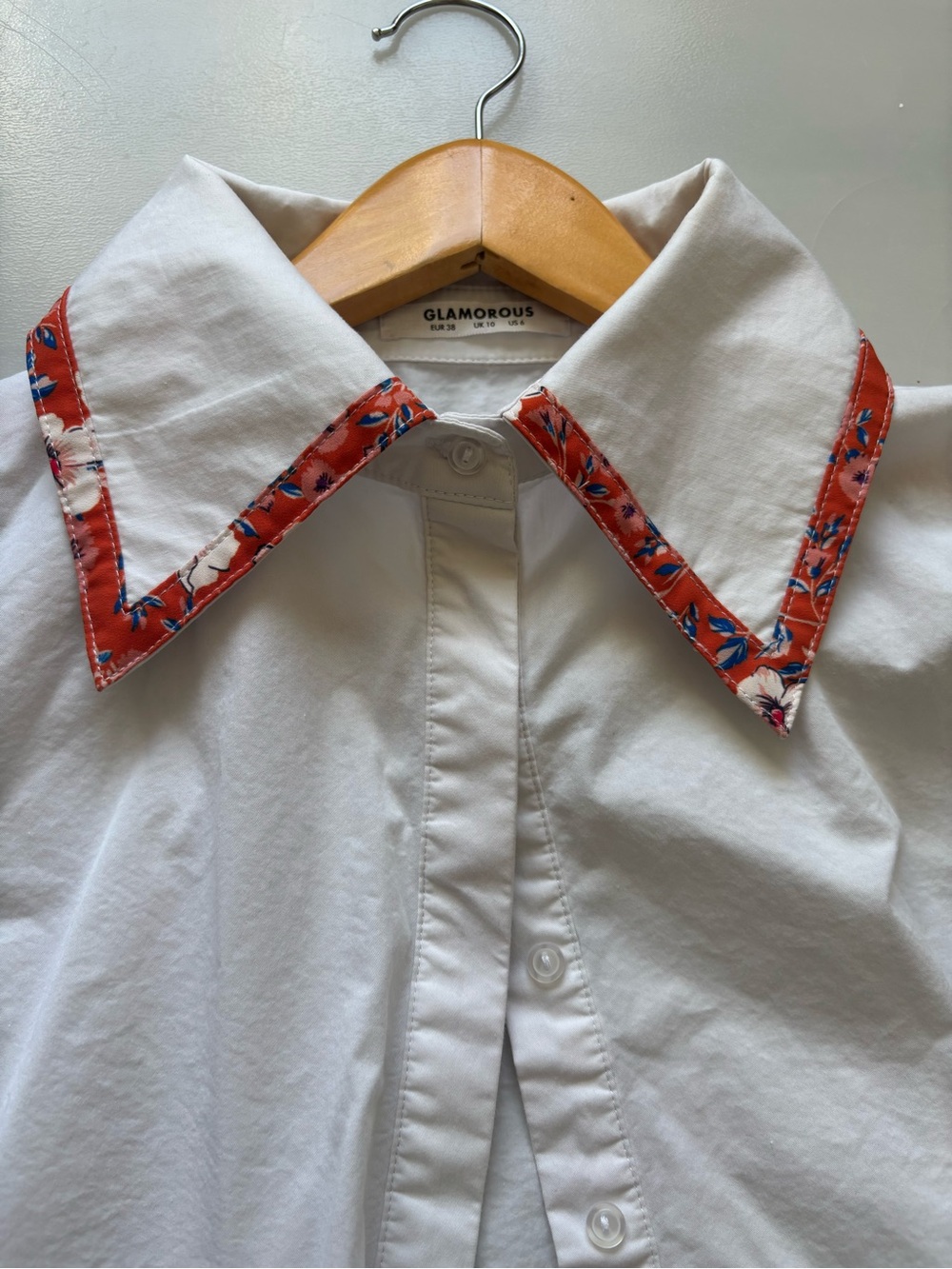 Glamorous White Puff Sleeve Blouse w/ Orange Floral Collar Size US - Picture 2 of 3